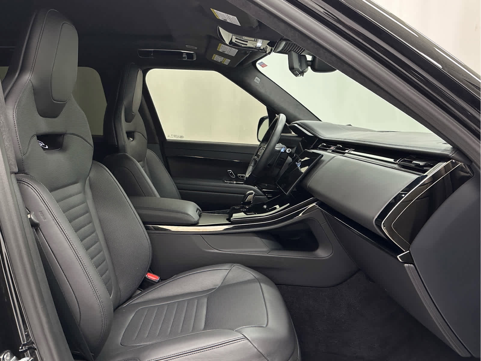 Used 2024 Land Rover Range Rover Sport image 17