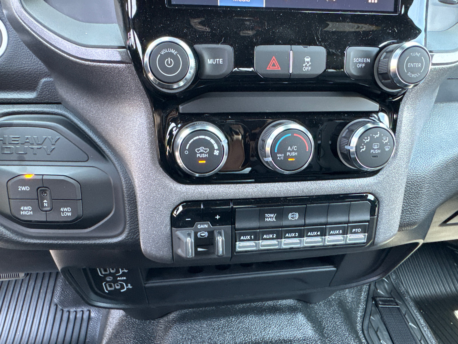 New 2026 RAM 4500 Tradesman w/ Chrome Appearance Group AWD/4WD image 27