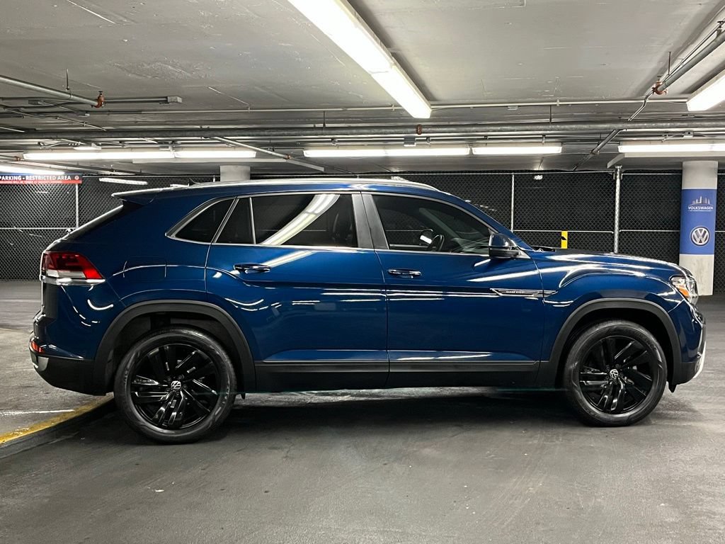 Certified 2023 Volkswagen Atlas Cross Sport SE w/ Black Wheel Package AWD/4WD image 40