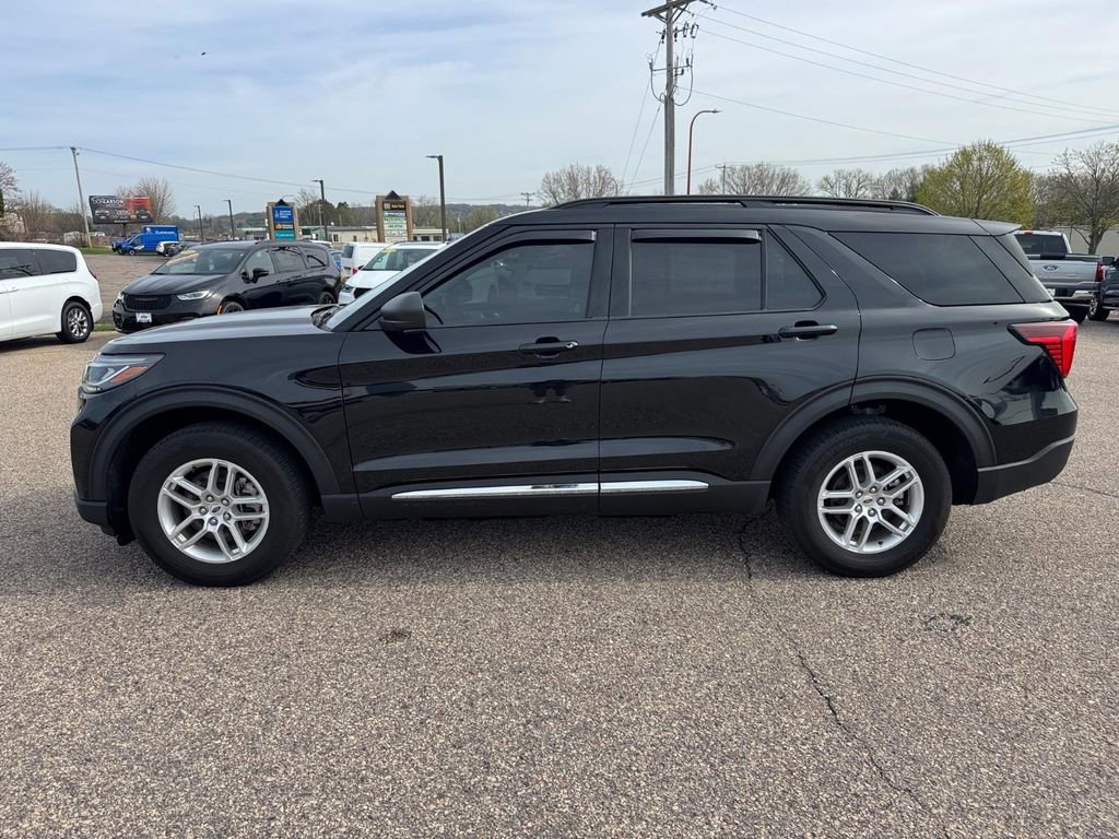 Used 2025 Ford Explorer Active image 2