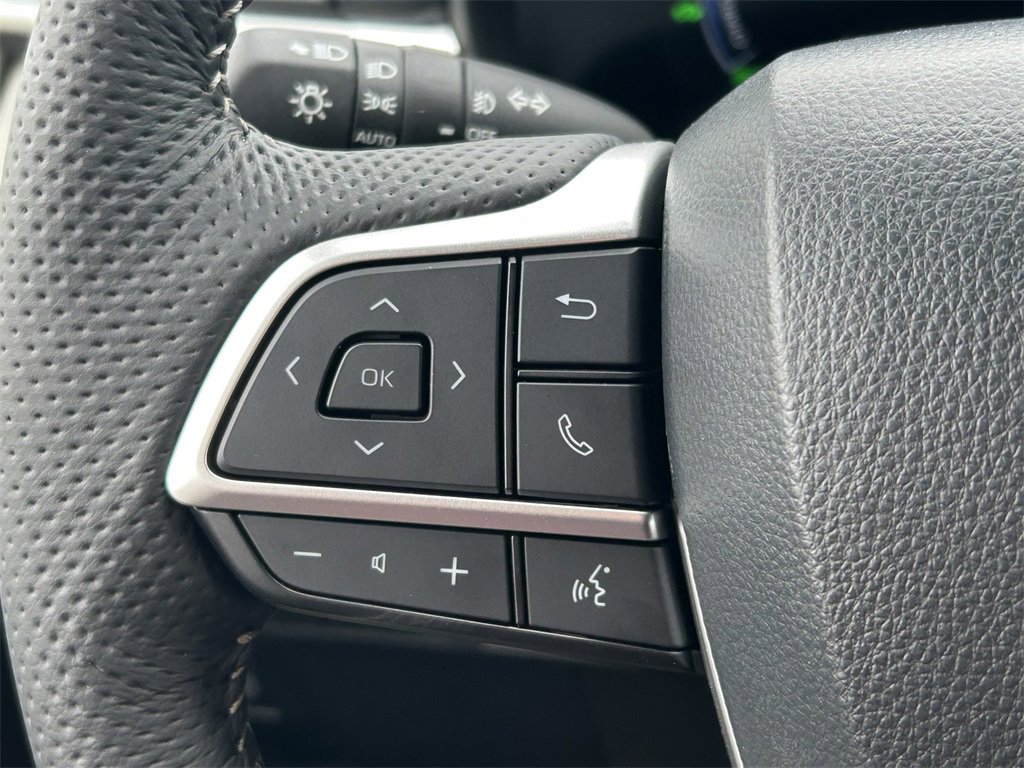 Used 2026 Toyota Sienna Limited image 46