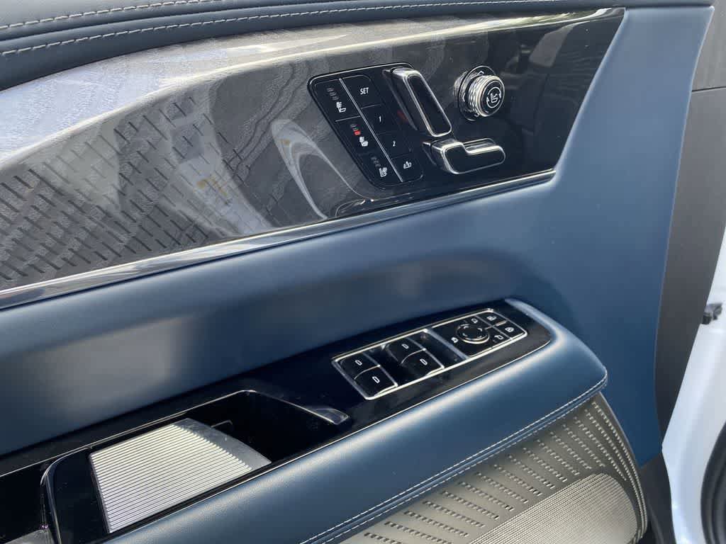 Certified 2025 Cadillac Escalade IQ Luxury 2 AWD/4WD image 15