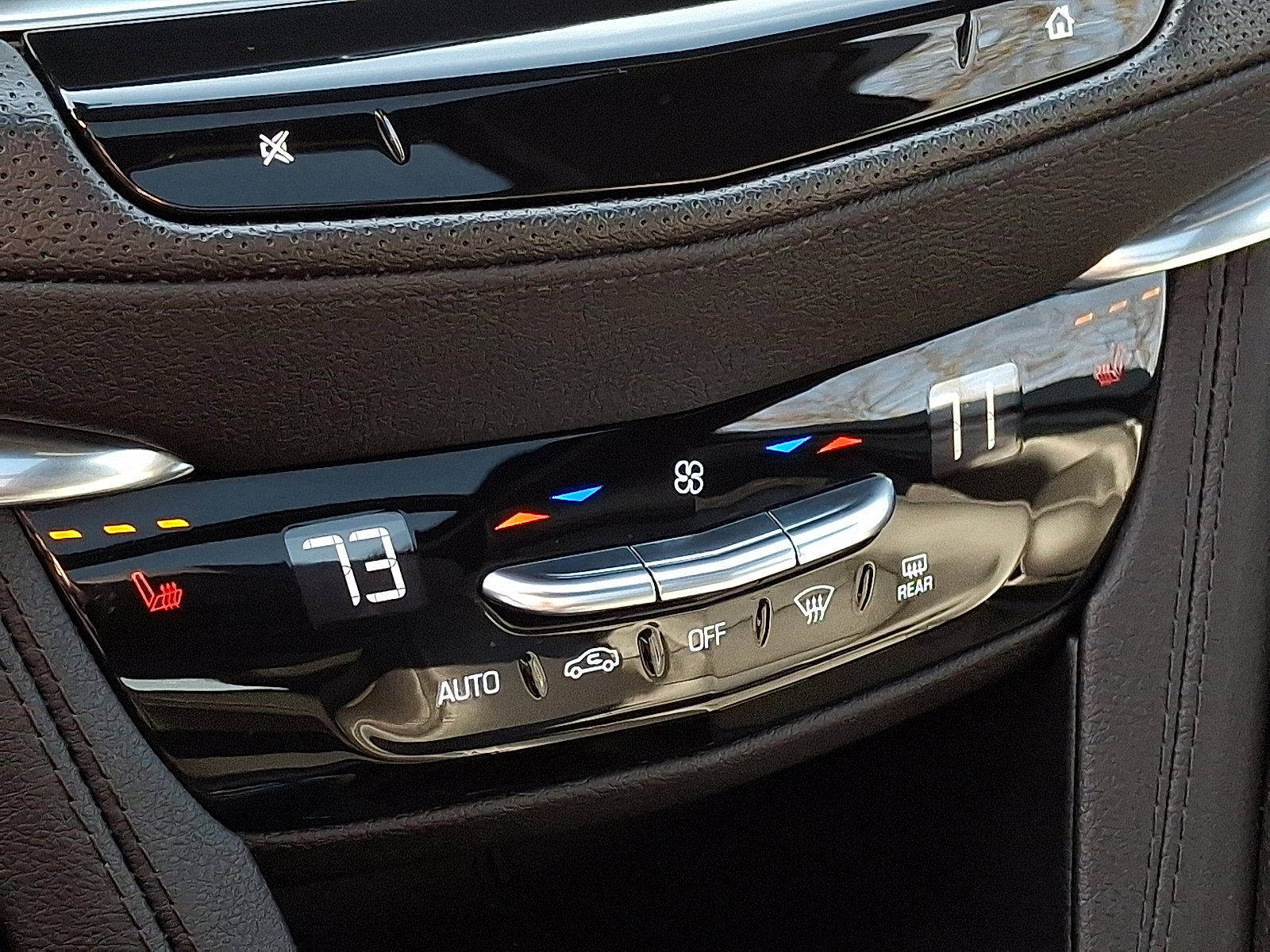 Certified 2023 Cadillac XT5 Premium Luxury image 23