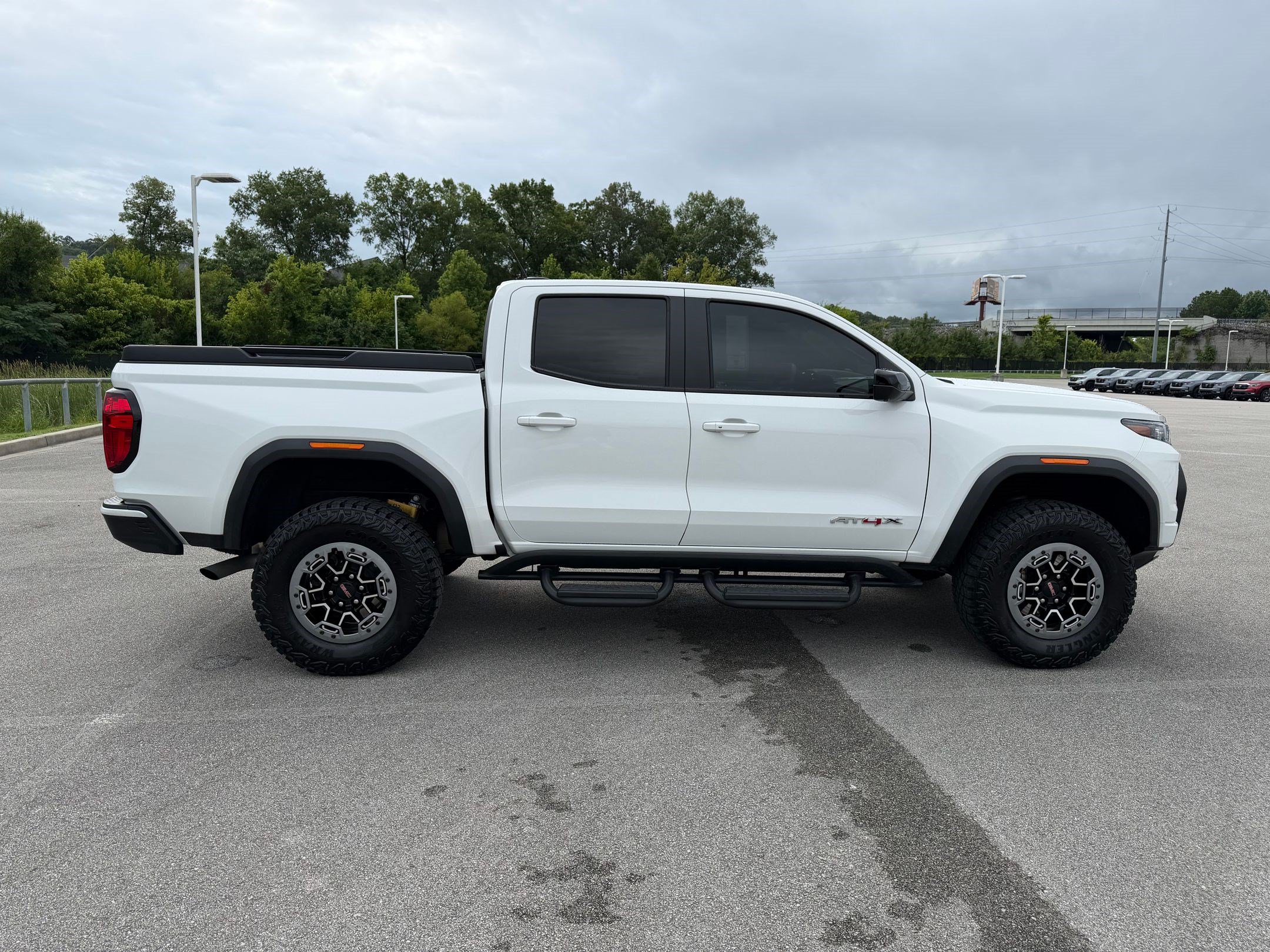 Used 2023 GMC Canyon AT4X w/ Edition 1 AWD/4WD image 8