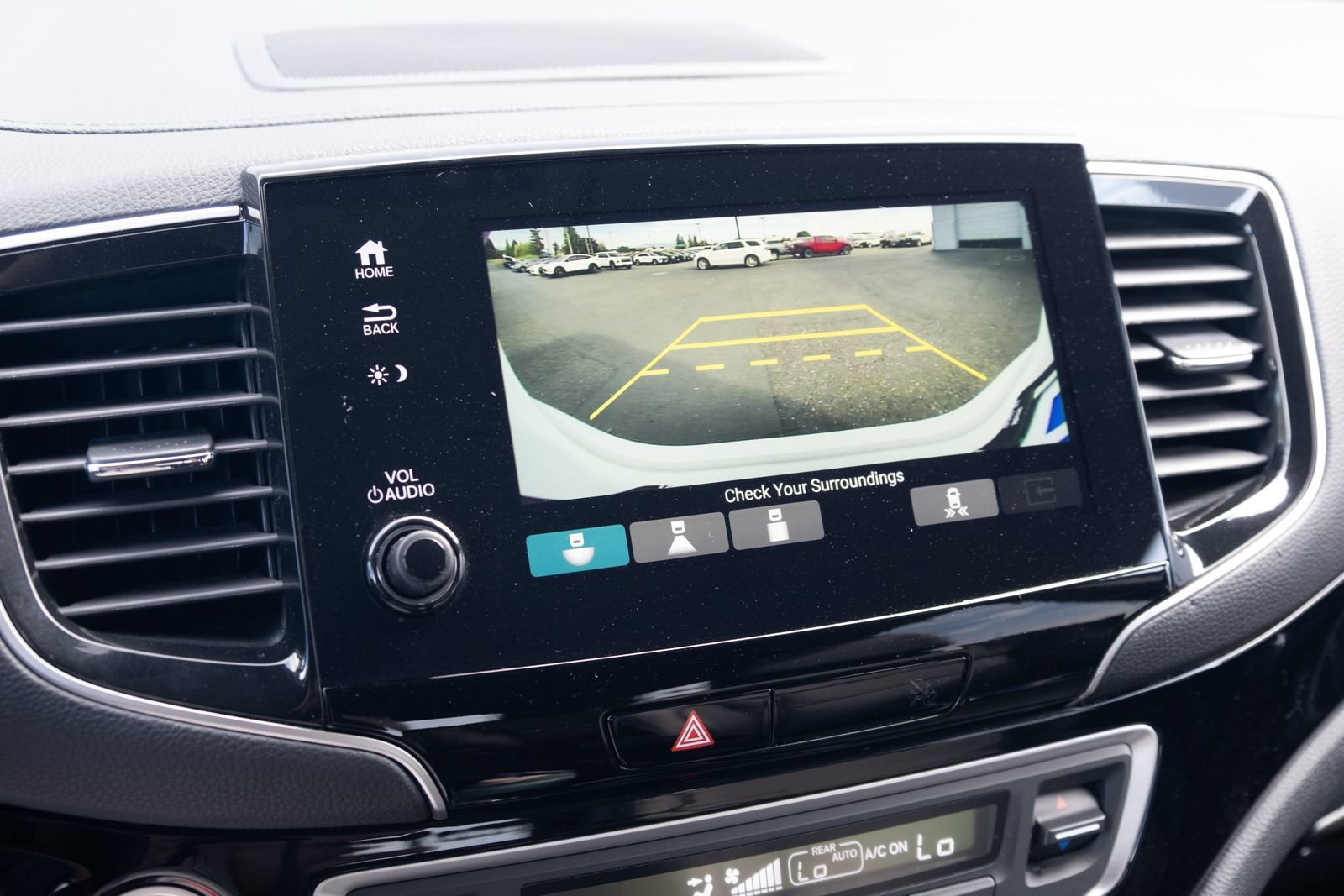 Used 2022 Honda Pilot Touring image 4
