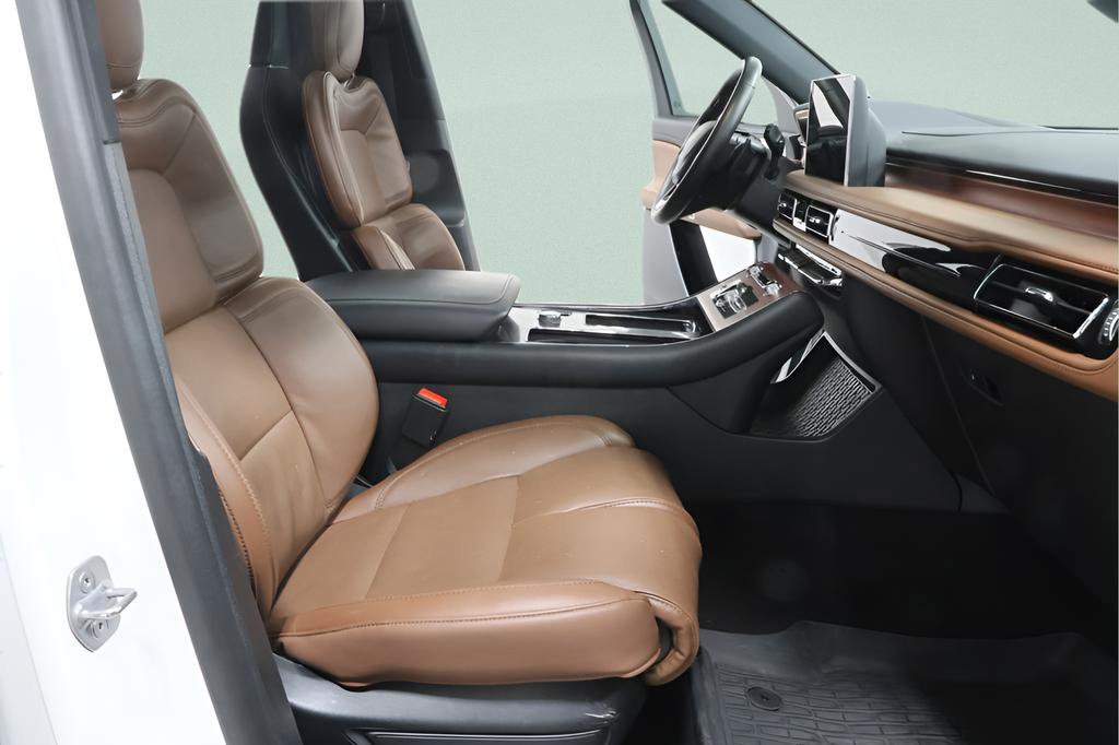 Used 2024 Lincoln Aviator Reserve w/ Equipment Group 201A image 32