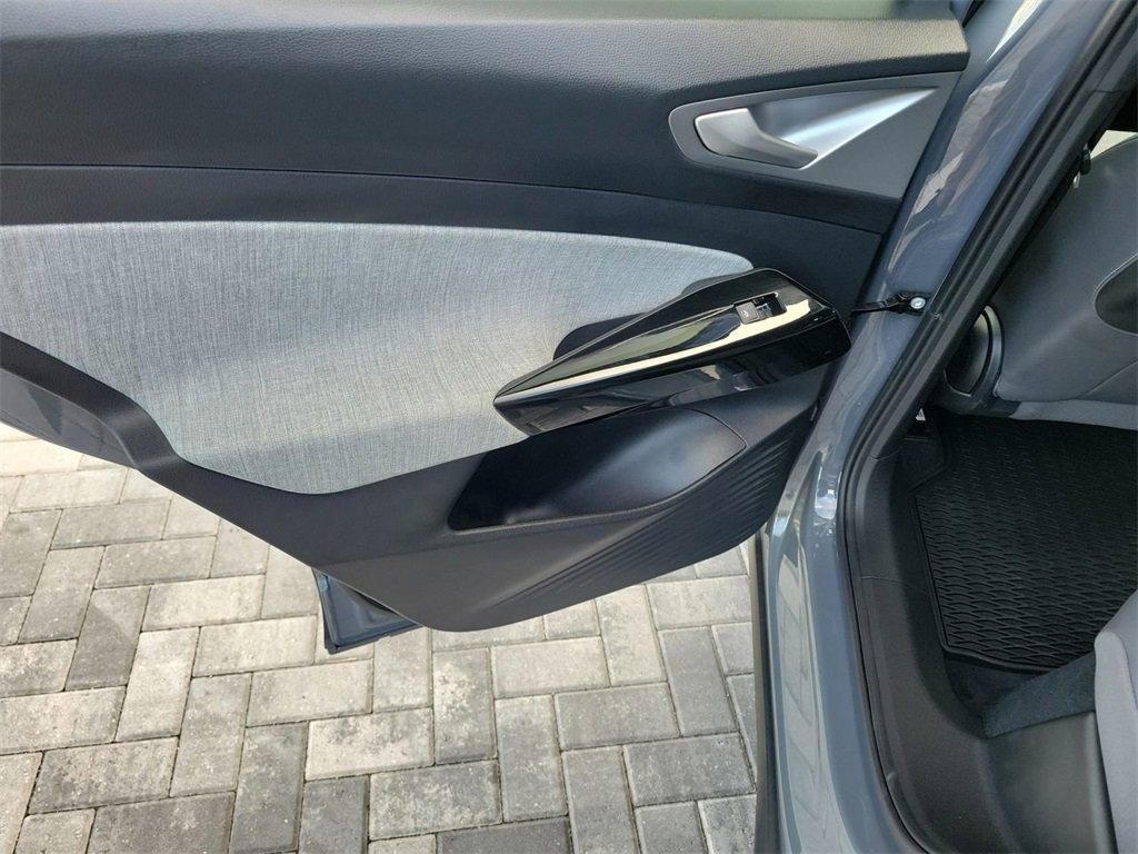 Used 2024 Volkswagen ID.4 2WD image 21