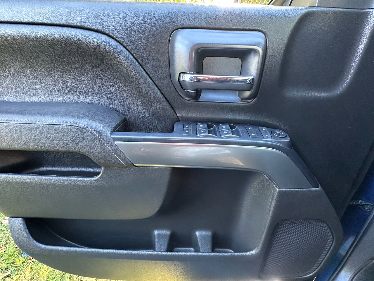 Used 2018 Chevrolet Silverado 1500 LT w/ All Star Edition image 14