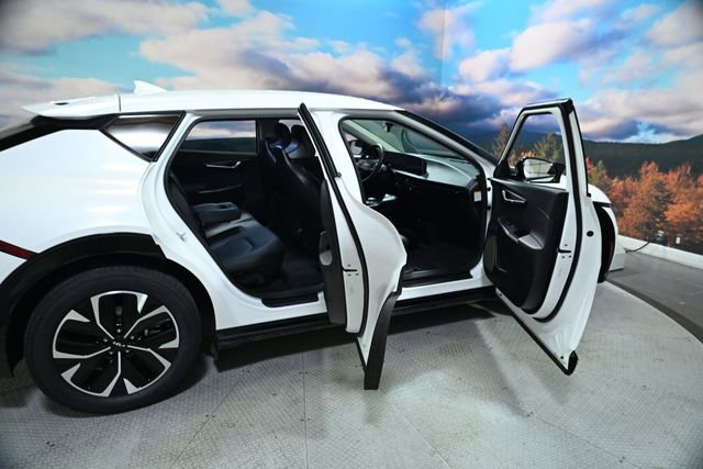 Used 2024 Kia EV6 Wind image 46