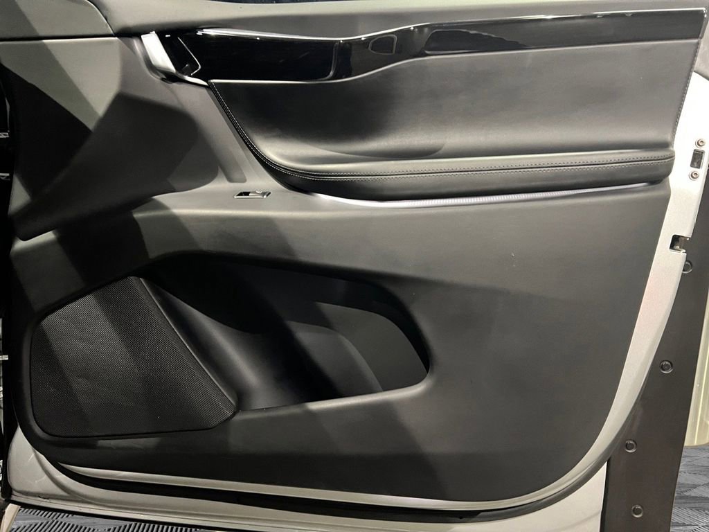 Used 2018 Tesla Model X 75D AWD/4WD image 12