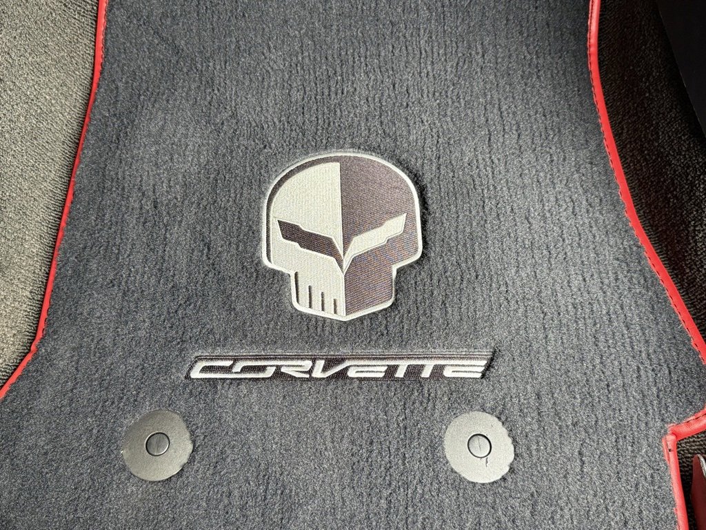 Used 2015 Chevrolet Corvette Stingray Z51 w/ 3LT Preferred Equipment Group image 23