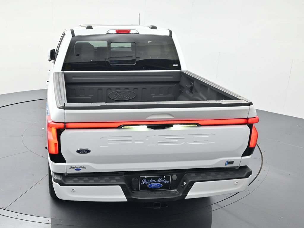 Used 2023 Ford F150 Lightning Platinum AWD/4WD image 39