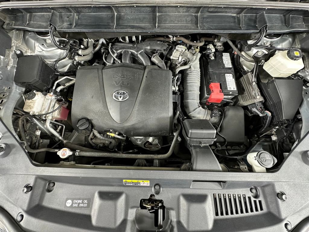 Used 2021 Toyota Highlander XLE AWD/4WD image 42