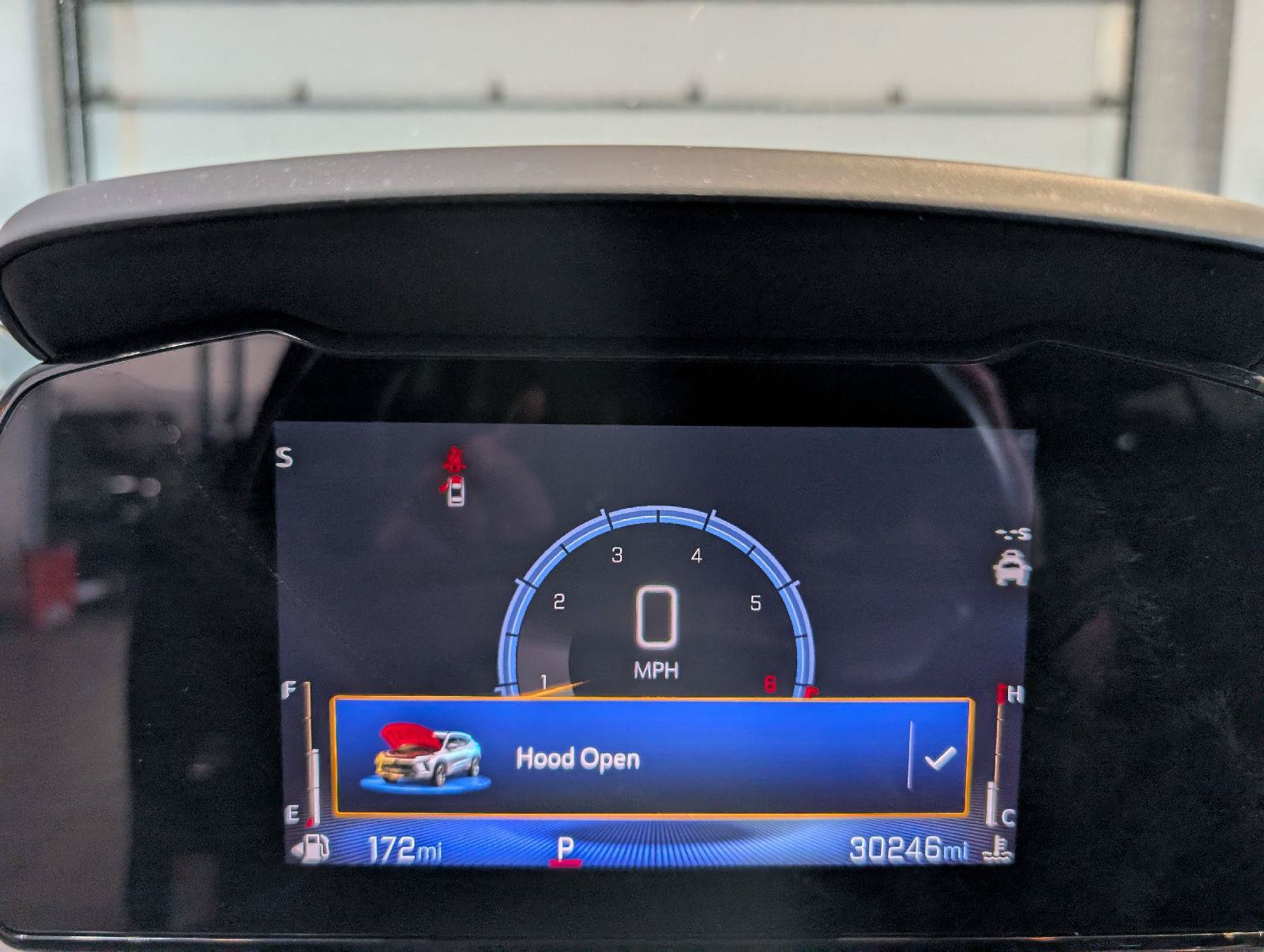 Used 2025 Chevrolet Trax LT w/ LT Convenience Package FWD image 17