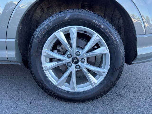 Used 2025 Audi Q3 2.0T Premium AWD/4WD image 30