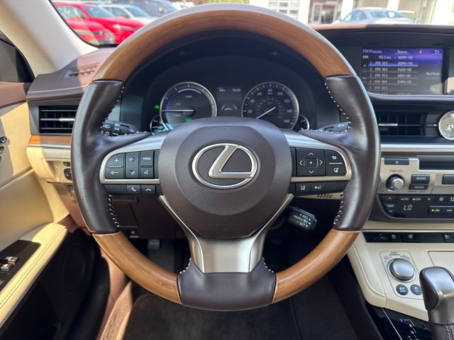 Used 2017 Lexus ES 300h w/ Navigation System Package FWD image 20