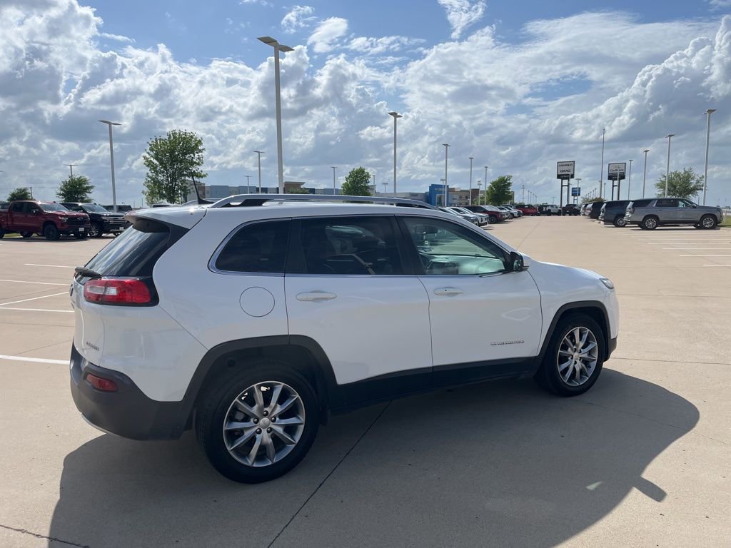 Used 2018 Jeep Cherokee Limited image 5