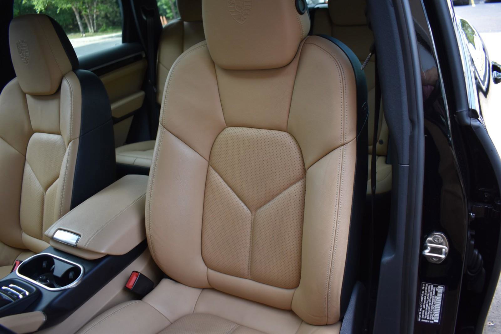 Used 2016 Porsche Cayenne image 27