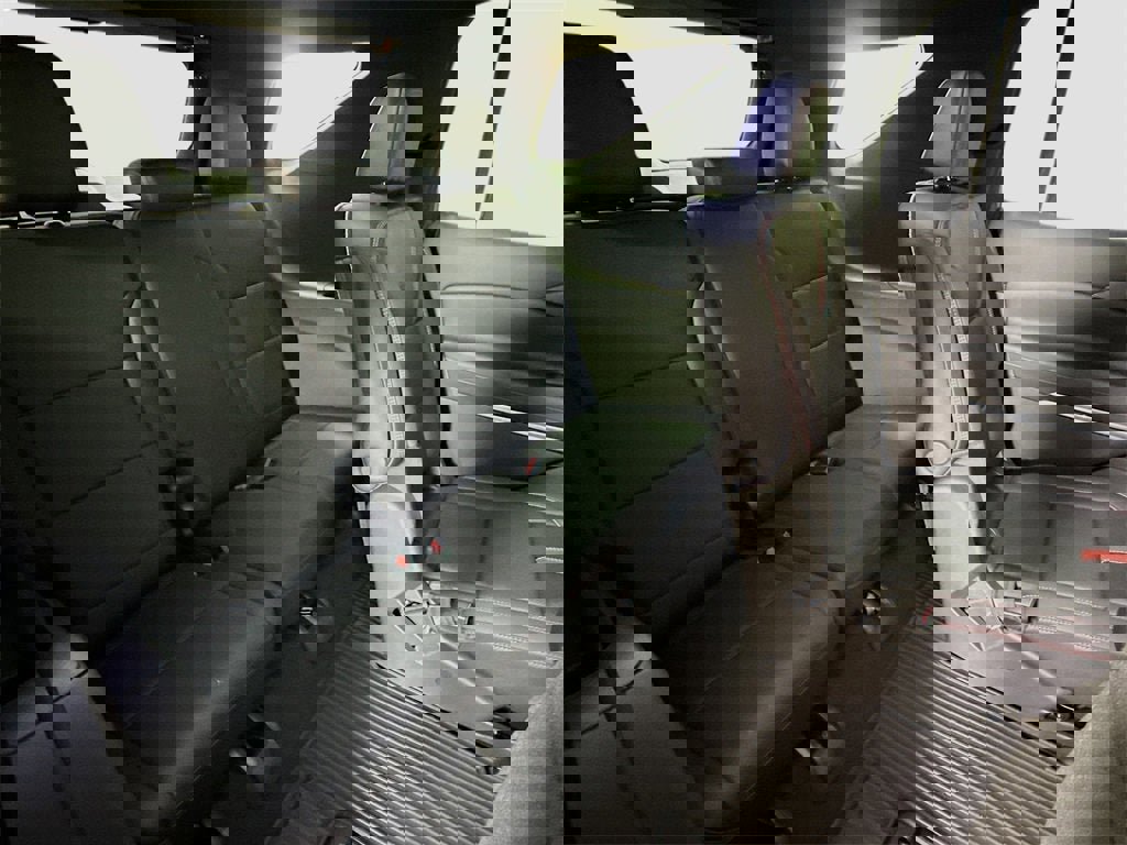 Used 2025 Chevrolet Traverse RS w/ LPO, Floor Liner Package image 21