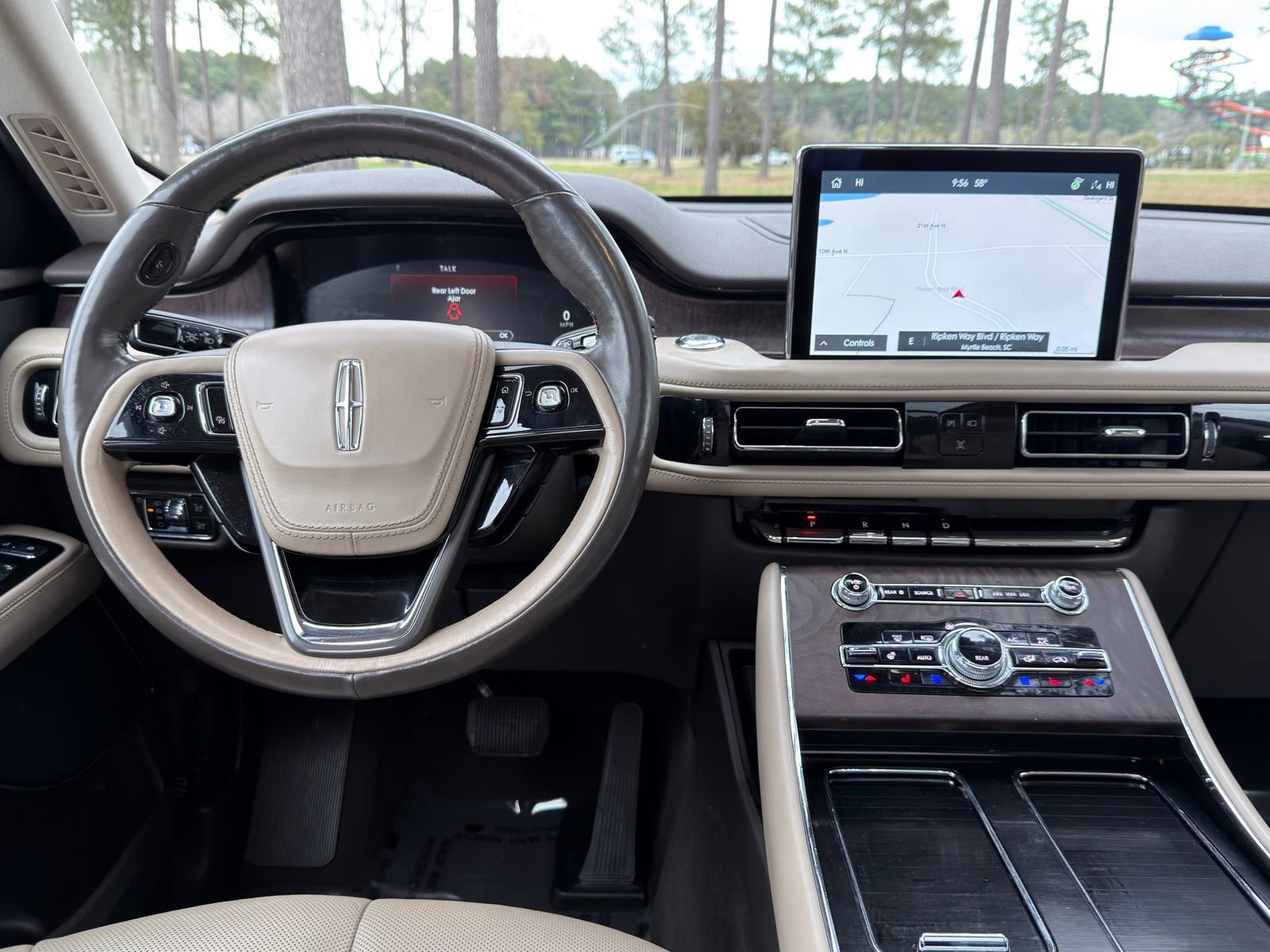 Used 2023 Lincoln Aviator Reserve w/ Equipment Group 201A image 3