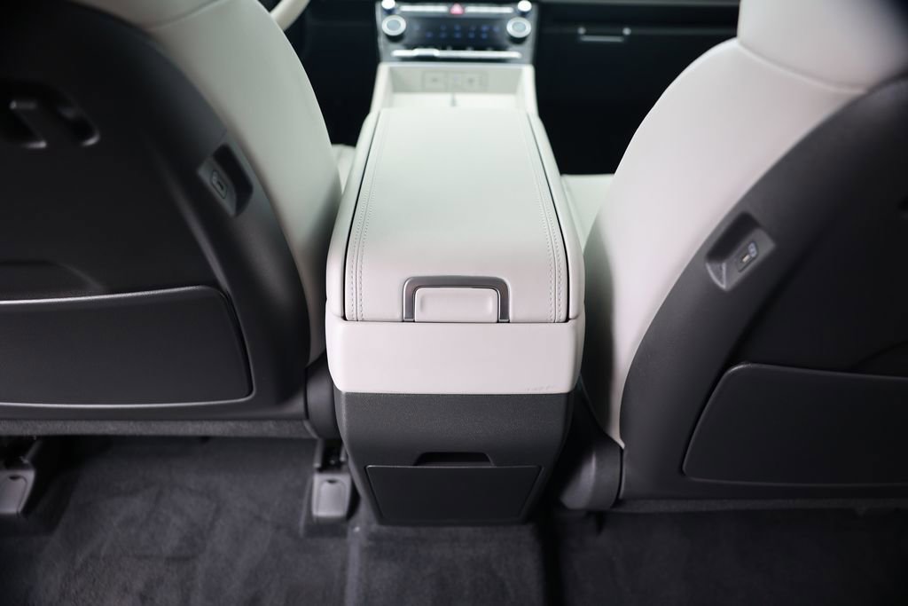 Used 2026 Hyundai Santa Fe SEL FWD image 32