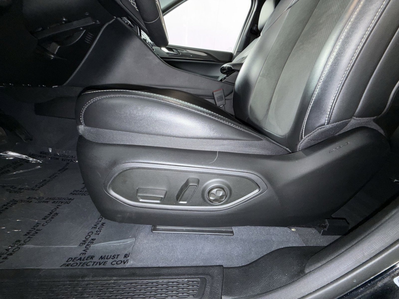 Used 2023 Jeep Grand Cherokee Altitude AWD/4WD image 14