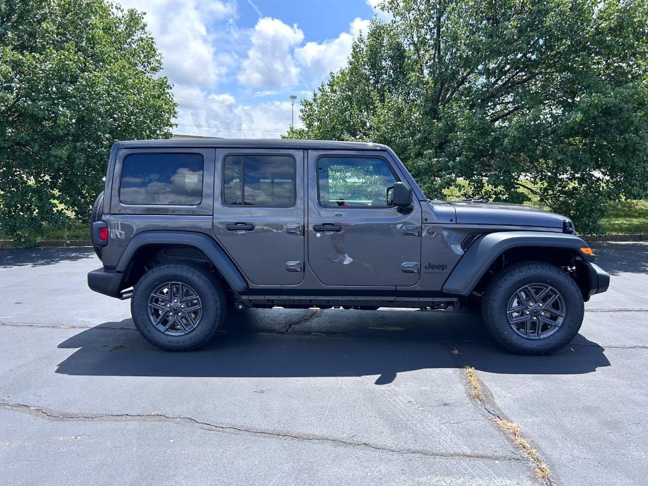 New 2025 Jeep Wrangler Unlimited Sport image 2