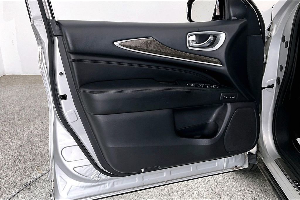 Used 2015 INFINITI QX60 Luxe w/ Premium Plus Package AWD/4WD image 24