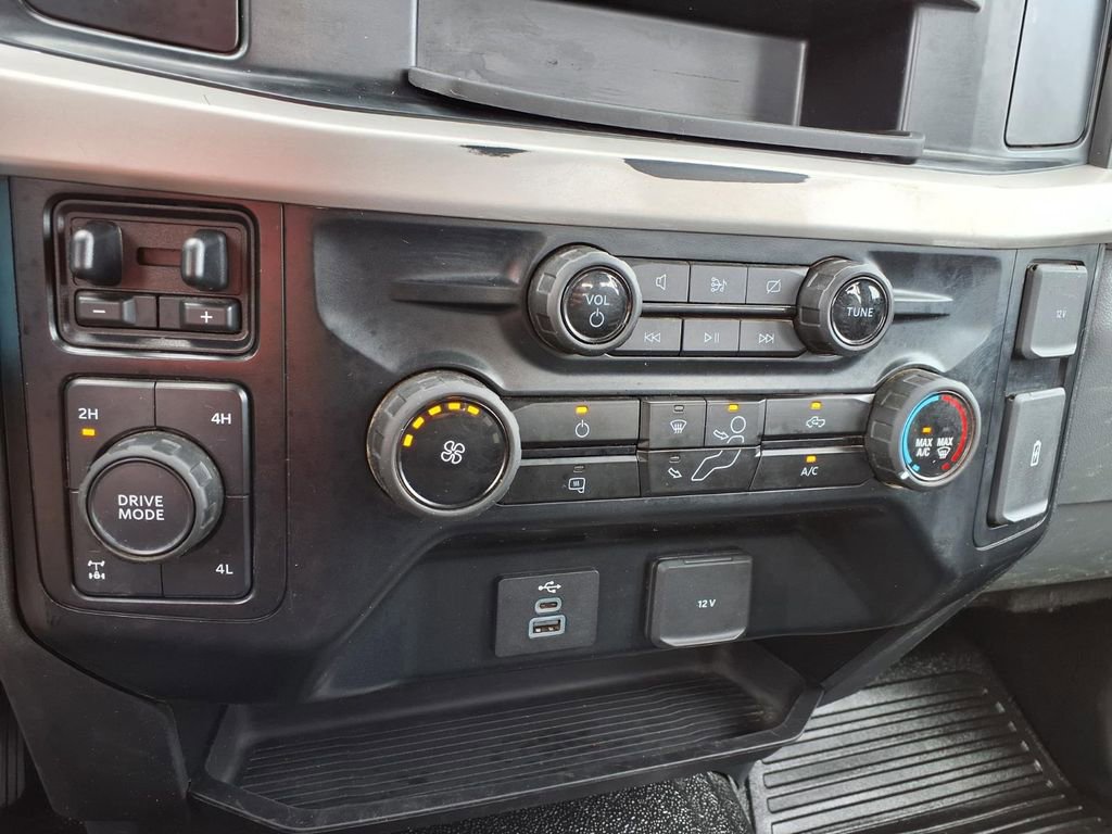 Used 2023 Ford F250 XL w/ Camper Package image 31