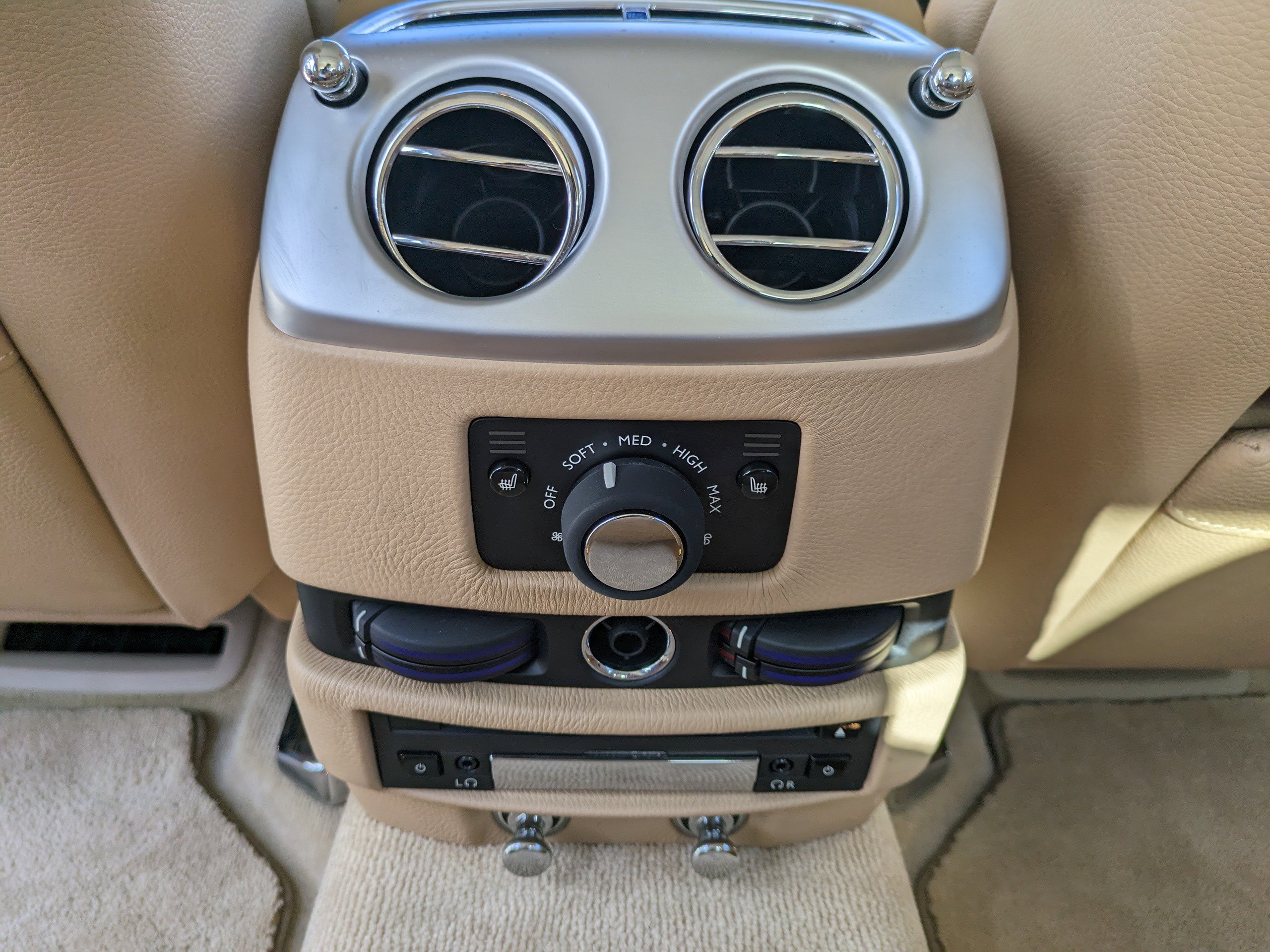 Used 2010 Rolls-Royce Ghost image 16