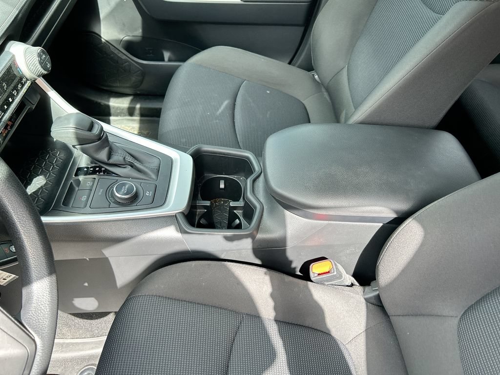 Used 2025 Toyota RAV4 LE AWD/4WD image 27