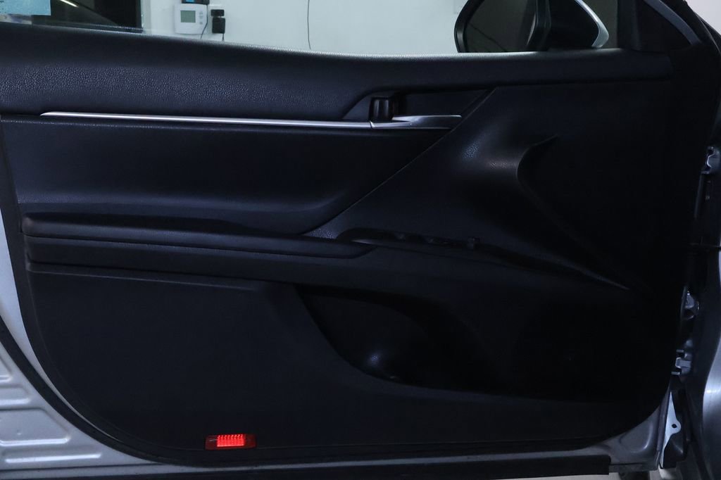 Used 2023 Toyota Camry SE image 10