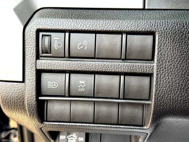 Used 2024 Toyota Tacoma SR5 AWD/4WD image 15