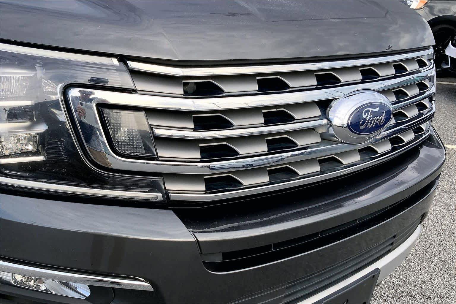 Used 2020 Ford Expedition Limited w/ Equipment Group 302A AWD/4WD image 29