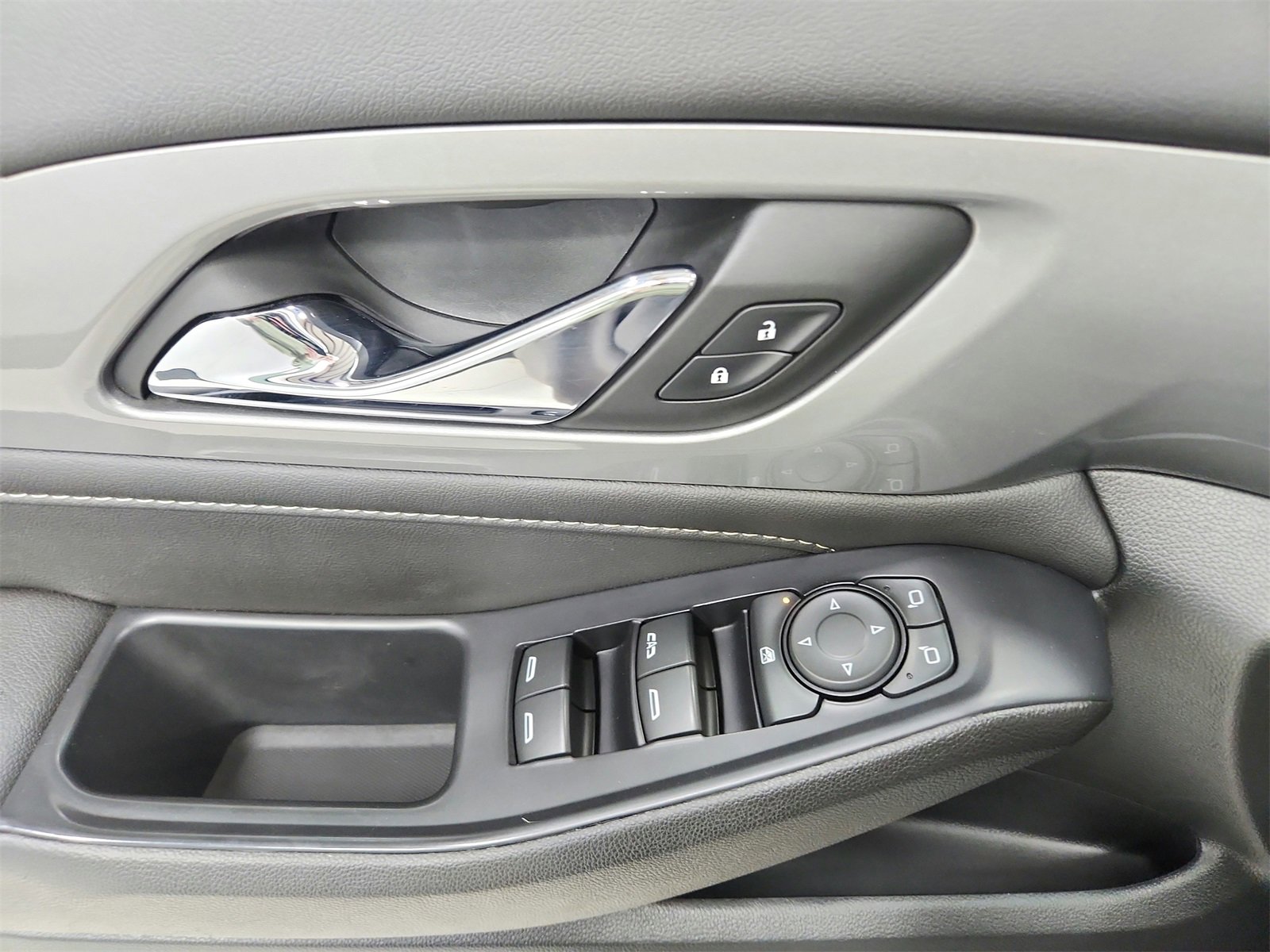 Used 2022 Chevrolet Traverse LT w/ Midnight/Sport Edition image 31