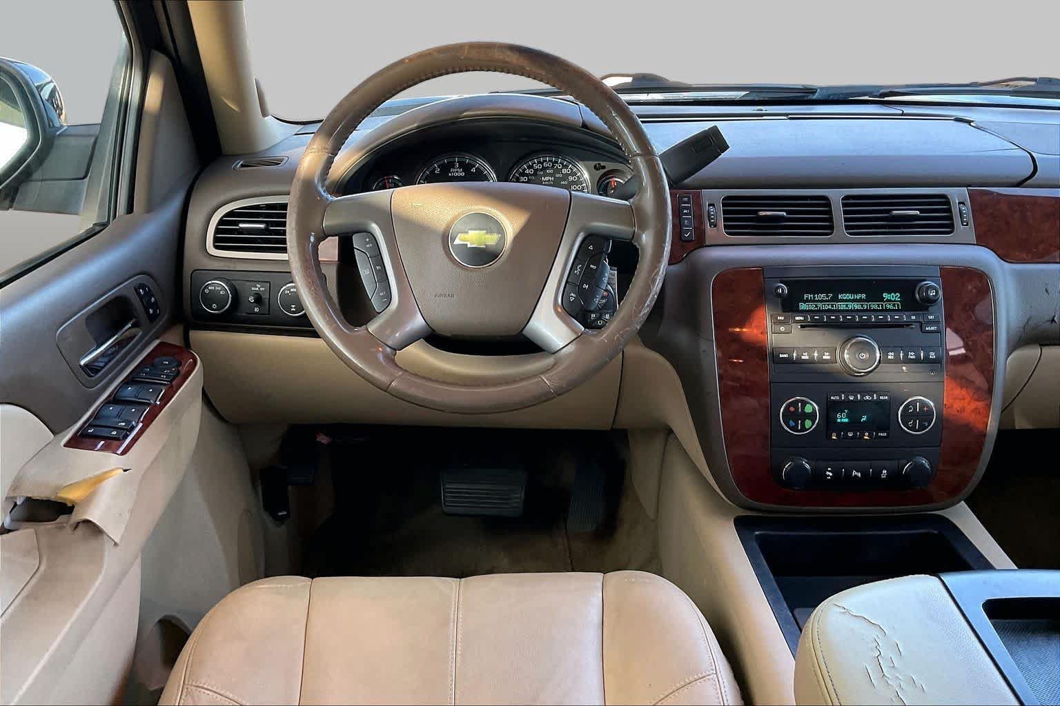 Used 2013 Chevrolet Tahoe LT w/ Luxury Package AWD/4WD image 7