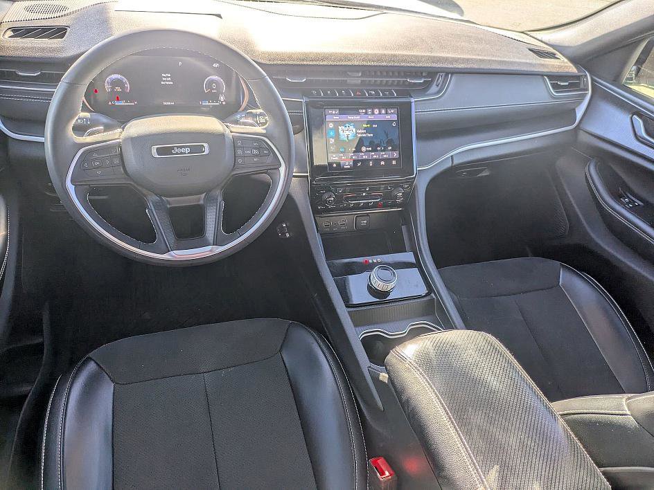 Used 2023 Jeep Grand Cherokee Altitude image 22