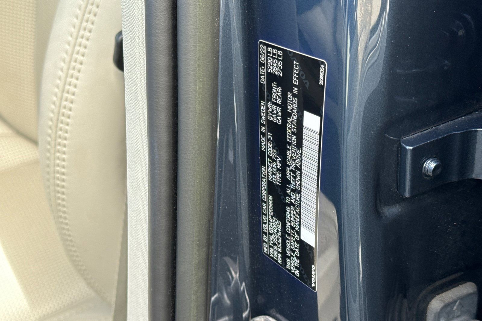 Used 2023 Volvo XC60 B5 Ultimate w/ Climate Package image 35