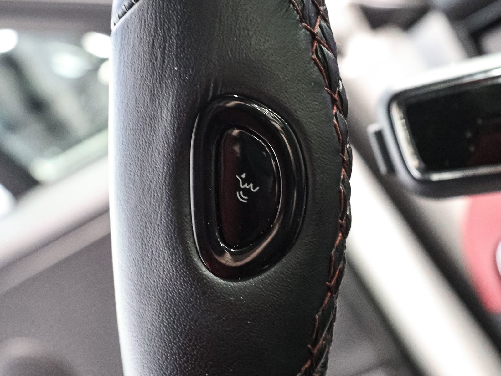 Used 2025 Lincoln Corsair Grand Touring image 37