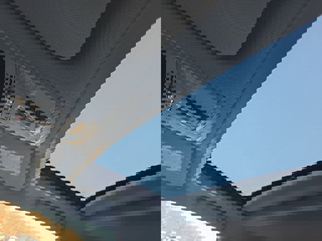 Used 2019 Toyota Sienna XLE w/ XLE Navigation Package image 27