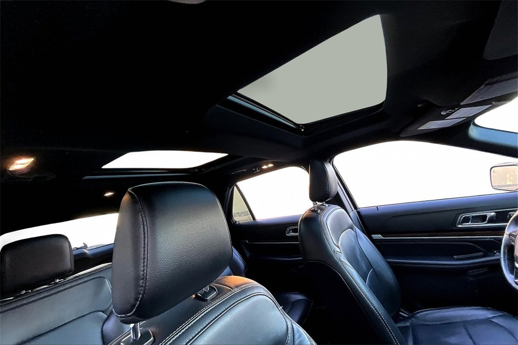 Used 2019 Ford Explorer Limited w/ Class III Trailer Tow Package image 25