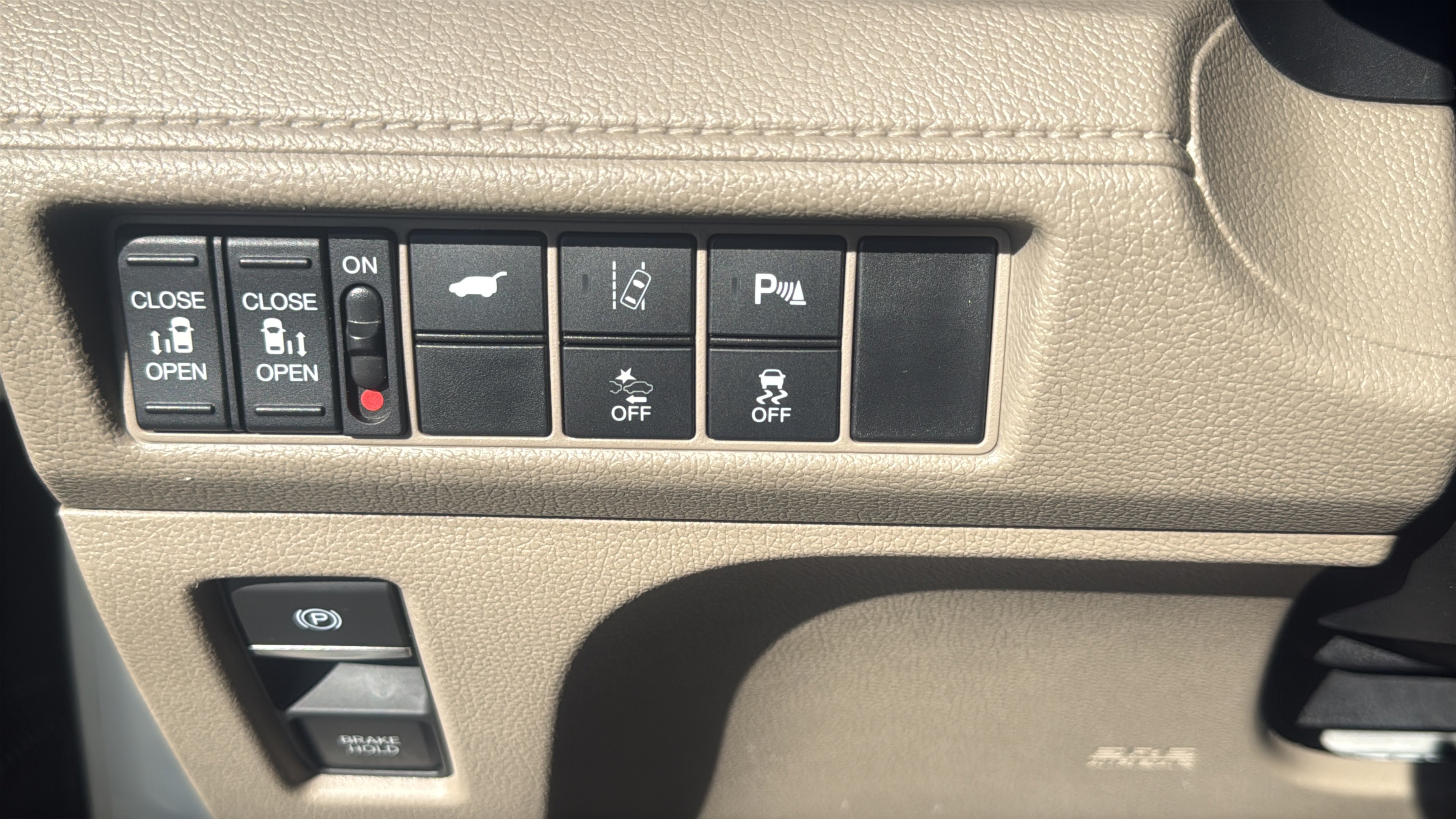 Used 2018 Honda Odyssey Touring image 15