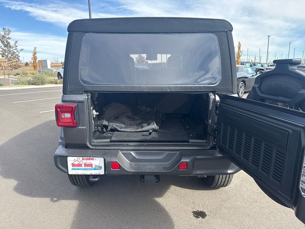 Used 2024 Jeep Wrangler Sahara image 28
