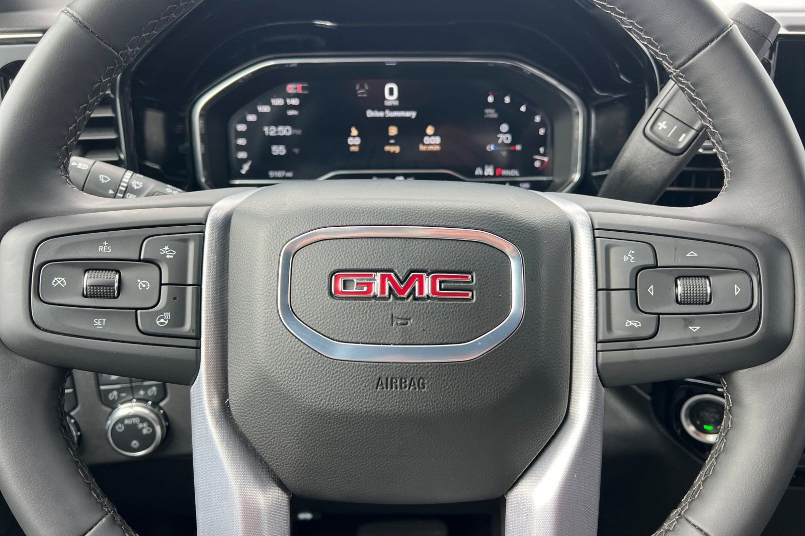 Used 2025 GMC Sierra 1500 SLE image 31