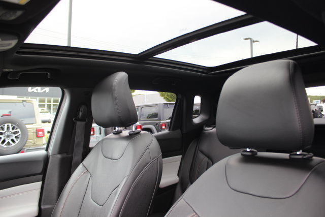 Used 2023 Jeep Compass Limited w/ Elite Group AWD/4WD image 27