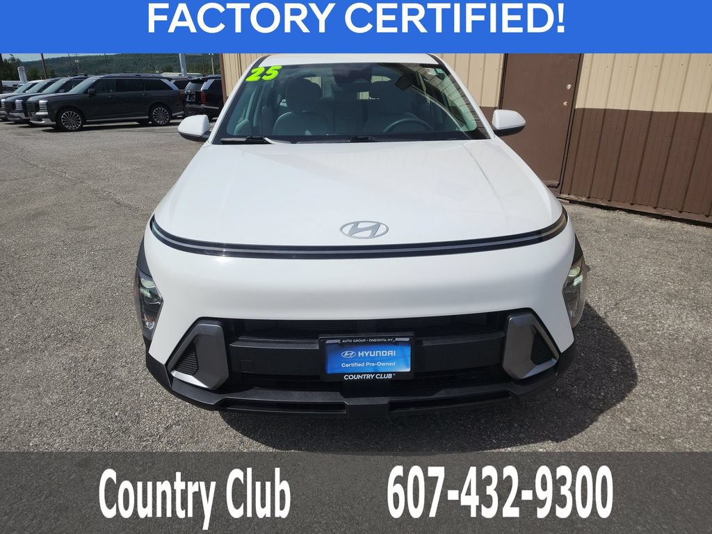 Certified 2025 Hyundai Kona SE AWD/4WD image 3