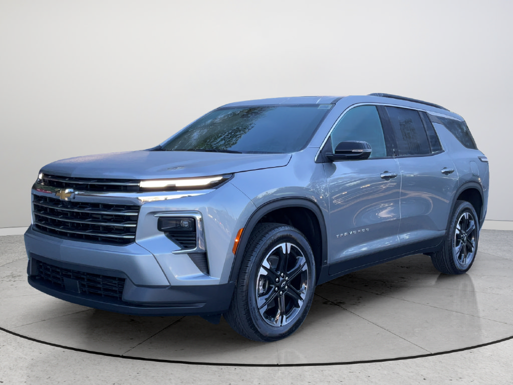 New 2027 Chevrolet Traverse LT w/ LPO, Floor Liner Package FWD image 3