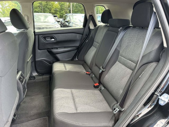Used 2024 Nissan Rogue SV AWD/4WD image 17