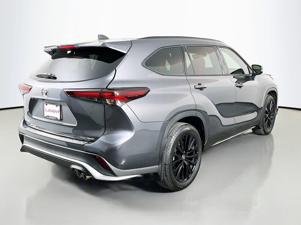 Used 2025 Toyota Highlander Limited AWD/4WD image 7