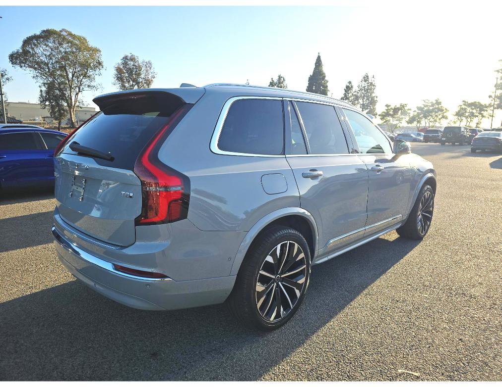 Used 2025 Volvo XC90 T8 Plus w/ Protection Package Premier AWD/4WD image 6